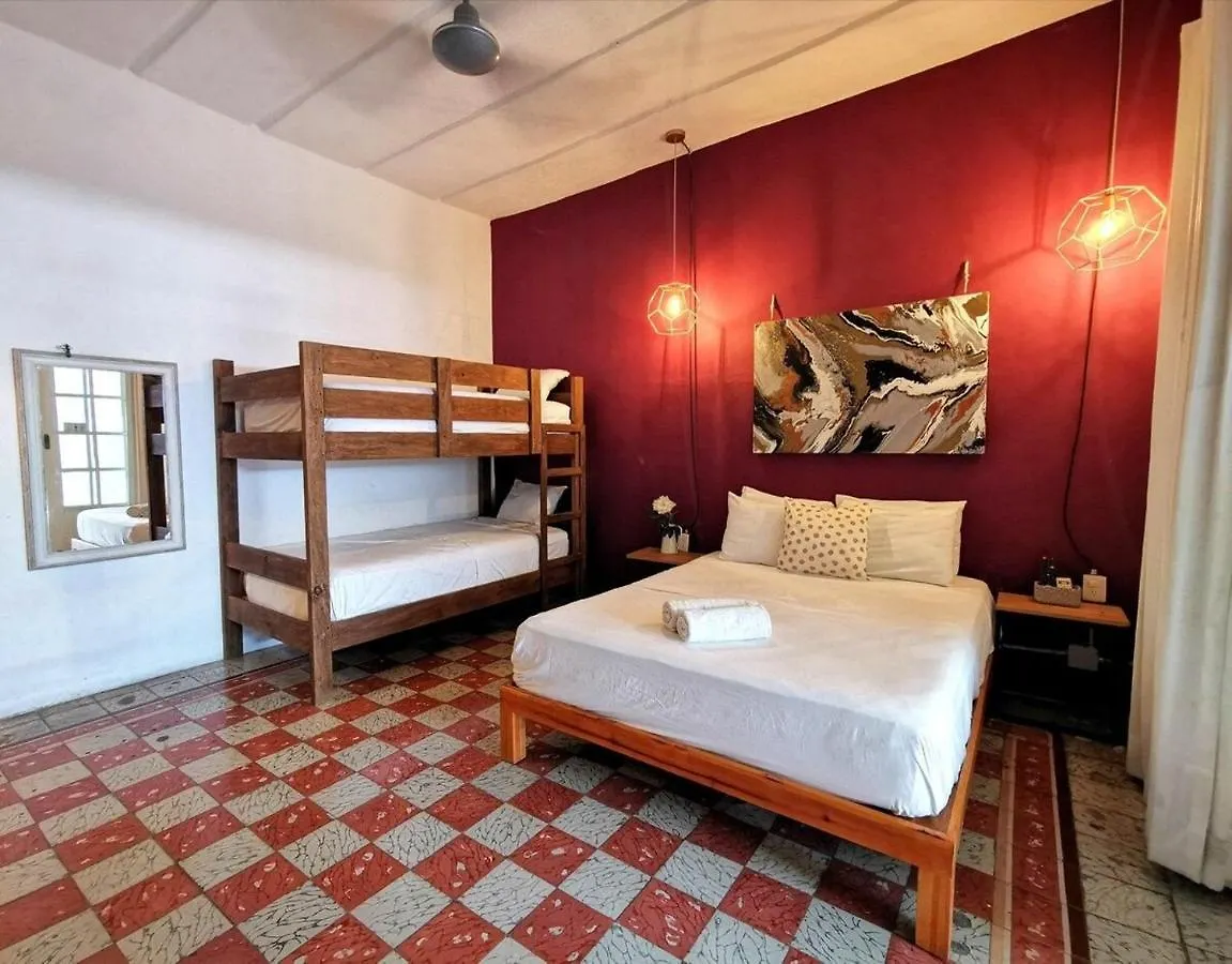 Holiday home La 78 Alberca Y Garage Con Porton Electrico Villa Merida